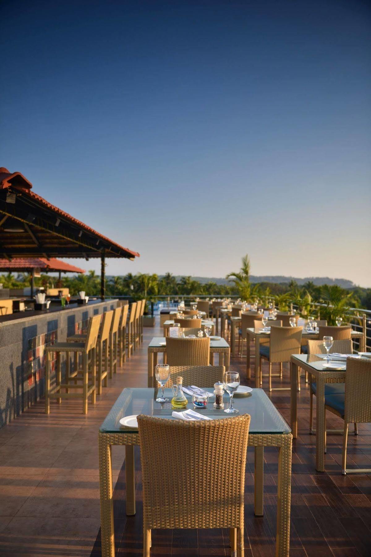 Acacia Goa Hotel Sinquerim Exterior foto
